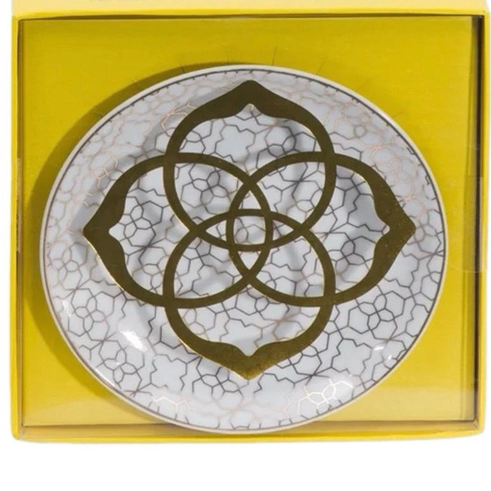 NWT Kendra Scott Ceramic Filigree Ring dish